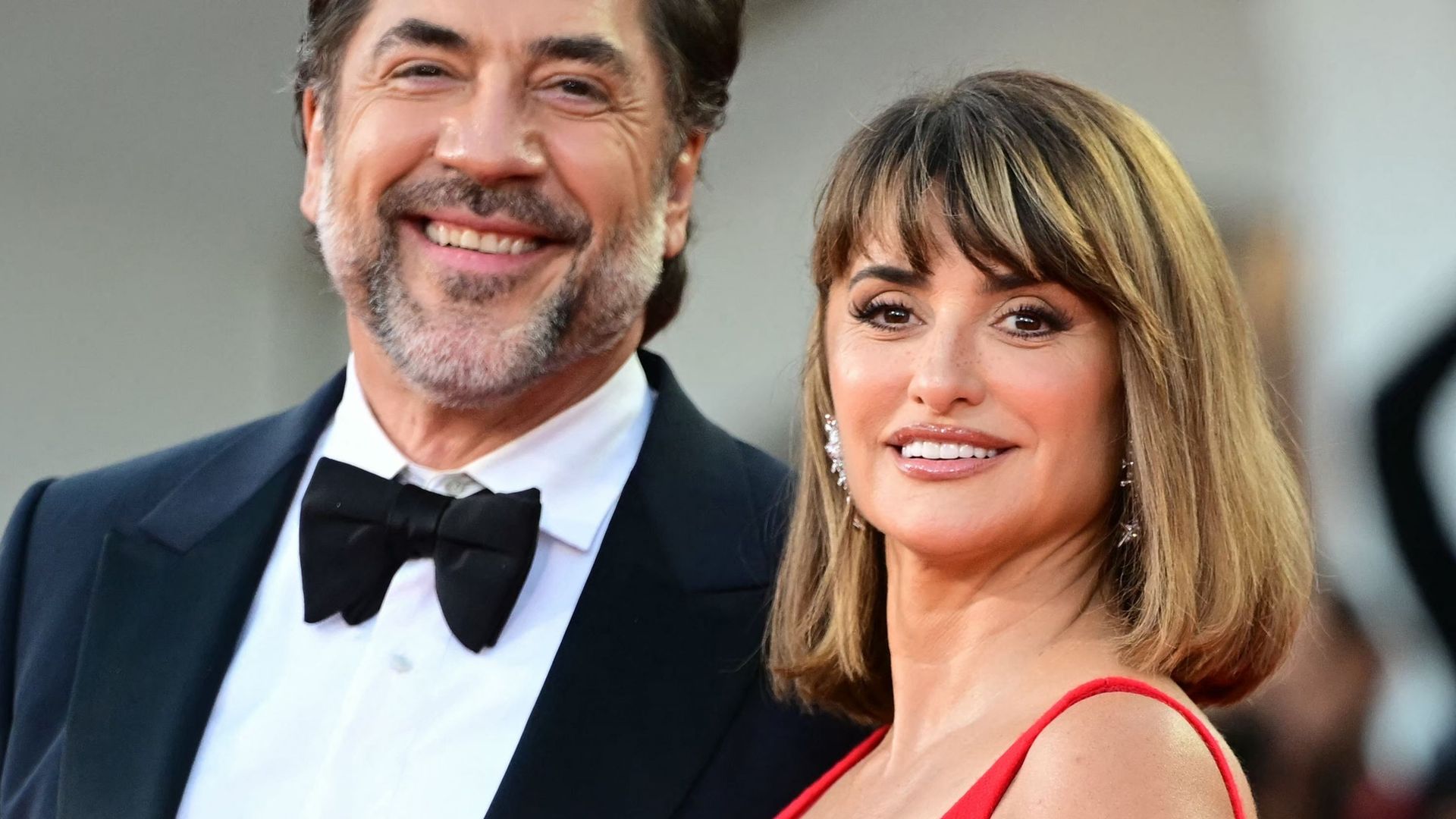 Le couple Javier Bardem et Penélope Cruz sur le tapis rouge de la Mostra pour présenter "Bunker"