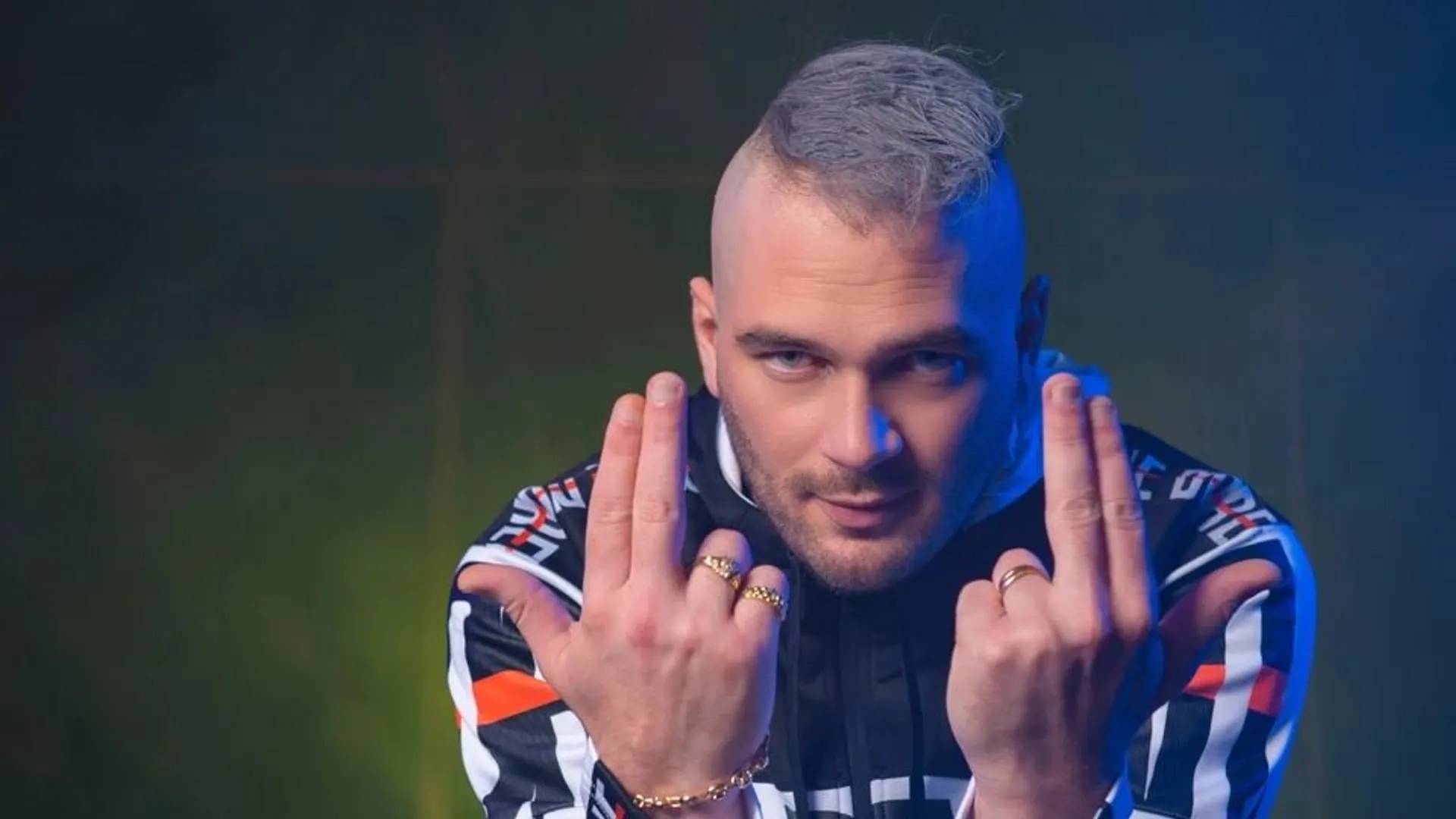 Le Rappeur Jul Alerte Ses Fans Sur Une Dangereuse Trend TikTok Inspir e le-rappeur-jul-alerte-ses-fans-sur-une-dangereuse-trend-tiktok-inspir-e