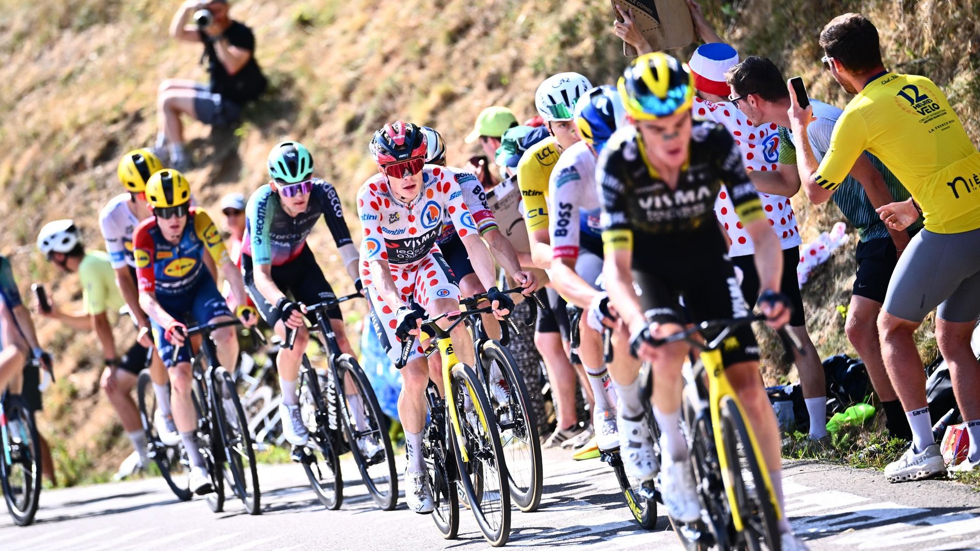 "Et si la victoire se jouait dans ce petit col à 35 km de l’arrivée ?" : Rik Verbrugghe préface la 15e étape du Tour de France 2026