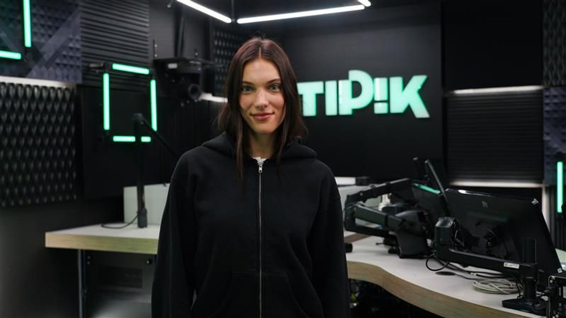 Charlotte Cardin était l’invitée du Réveil de Tipik