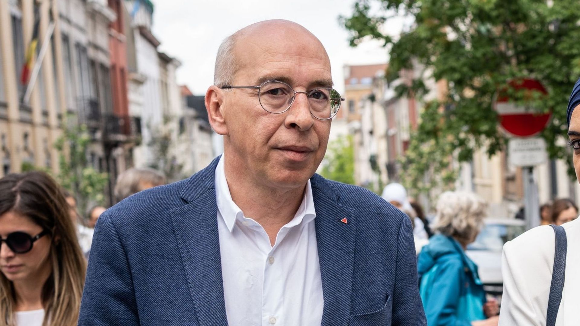 Affaire Michel De Herde à Schaerbeek : le parquet demande le renvoi de l’échevin devant le tribunal correctionnel - RTBF Actus