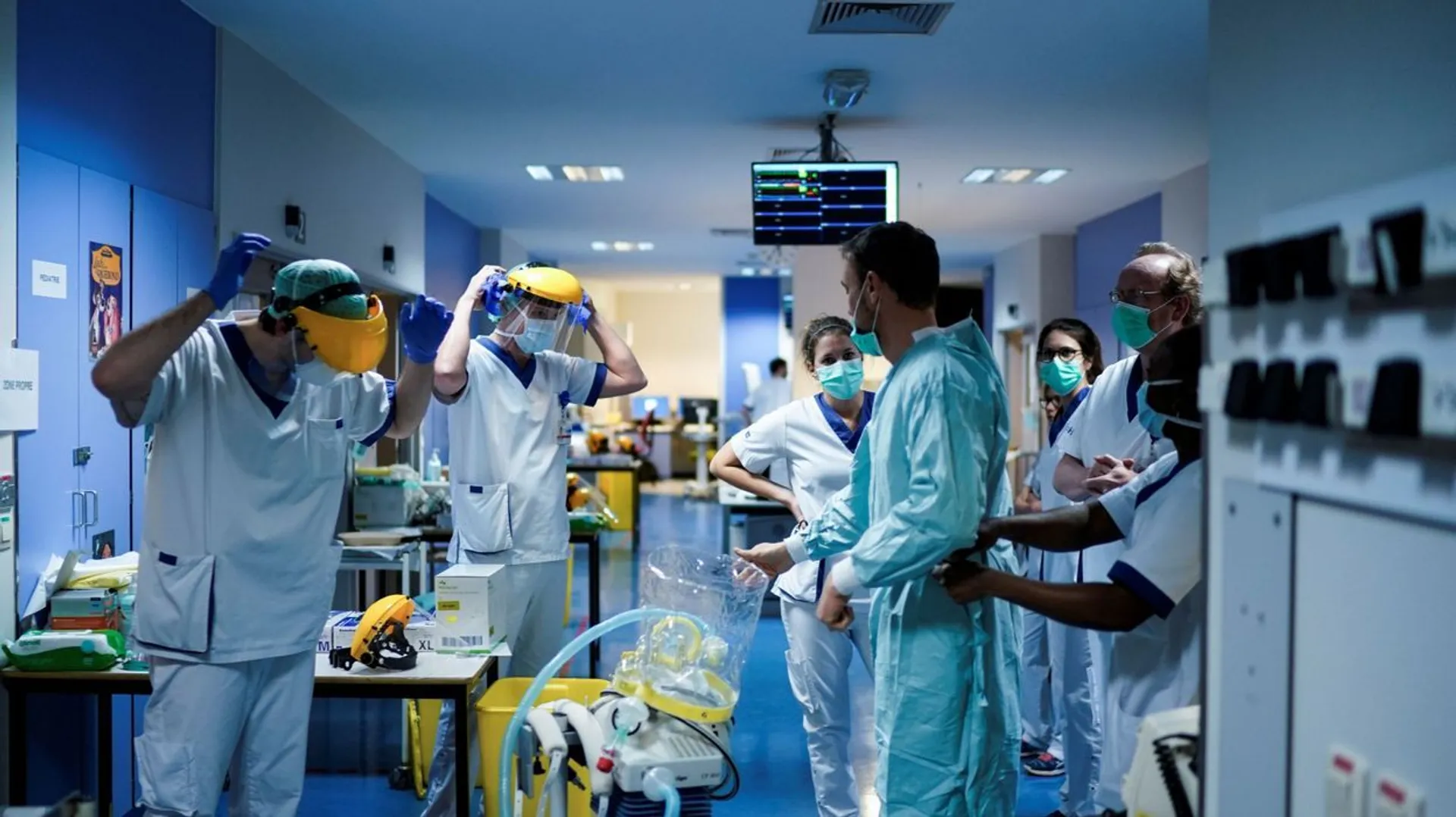 Coronavirus : le risque d'infection au Covid trois fois et demi plus ...