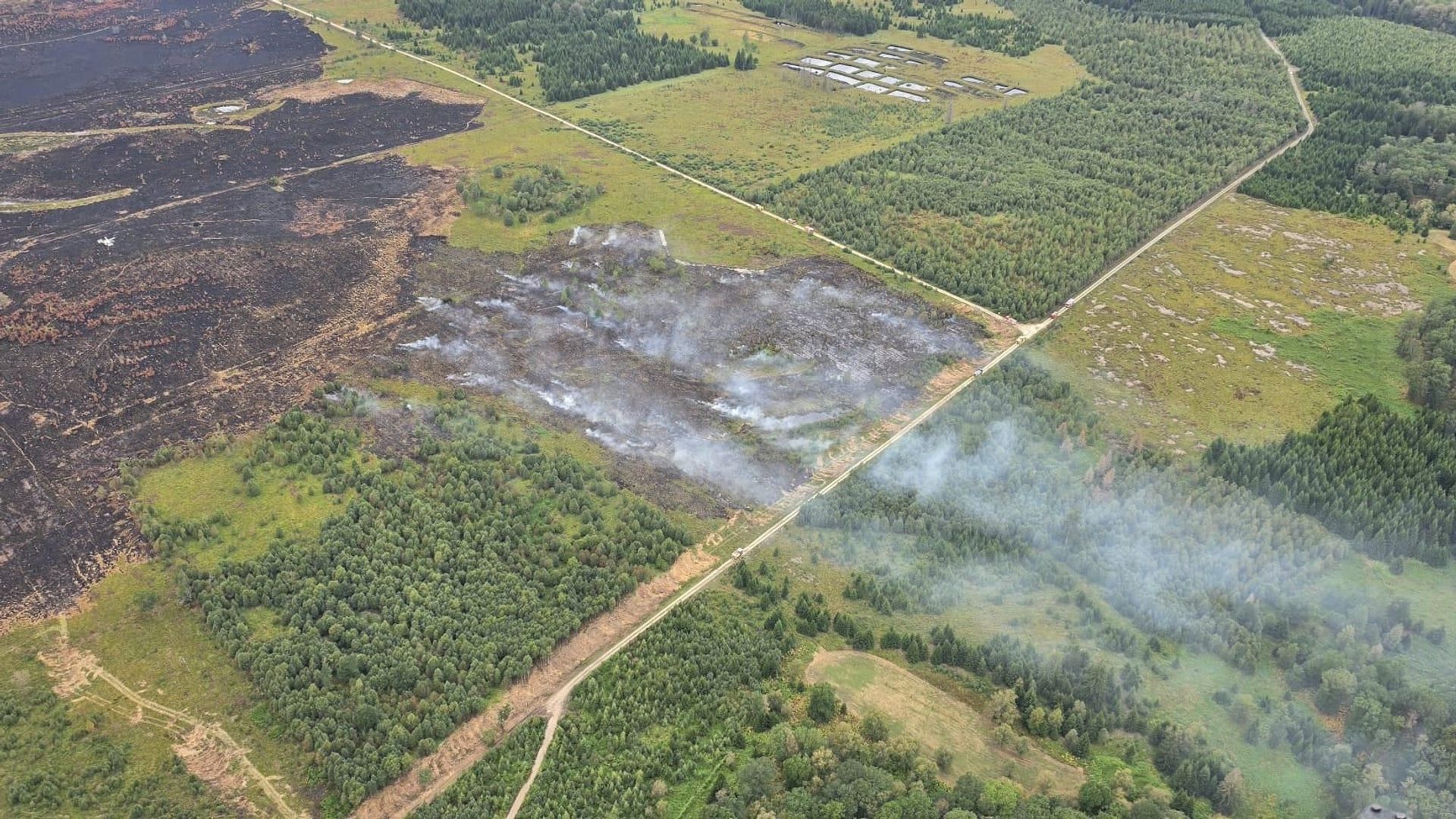 Incendie dans les Fagnes : le vent soutenu favorise les reprises de feu