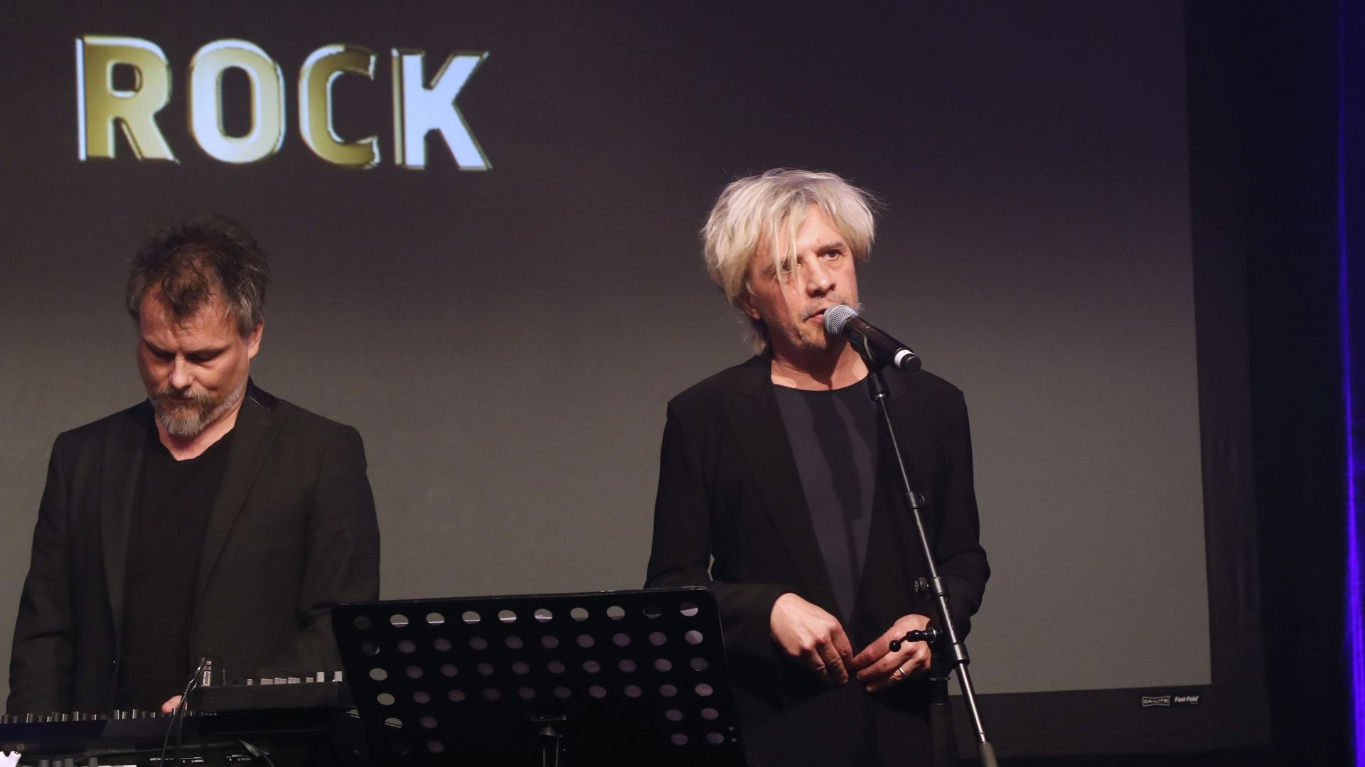 "300.000 mercis" : Indochine célèbre un nouveau cap