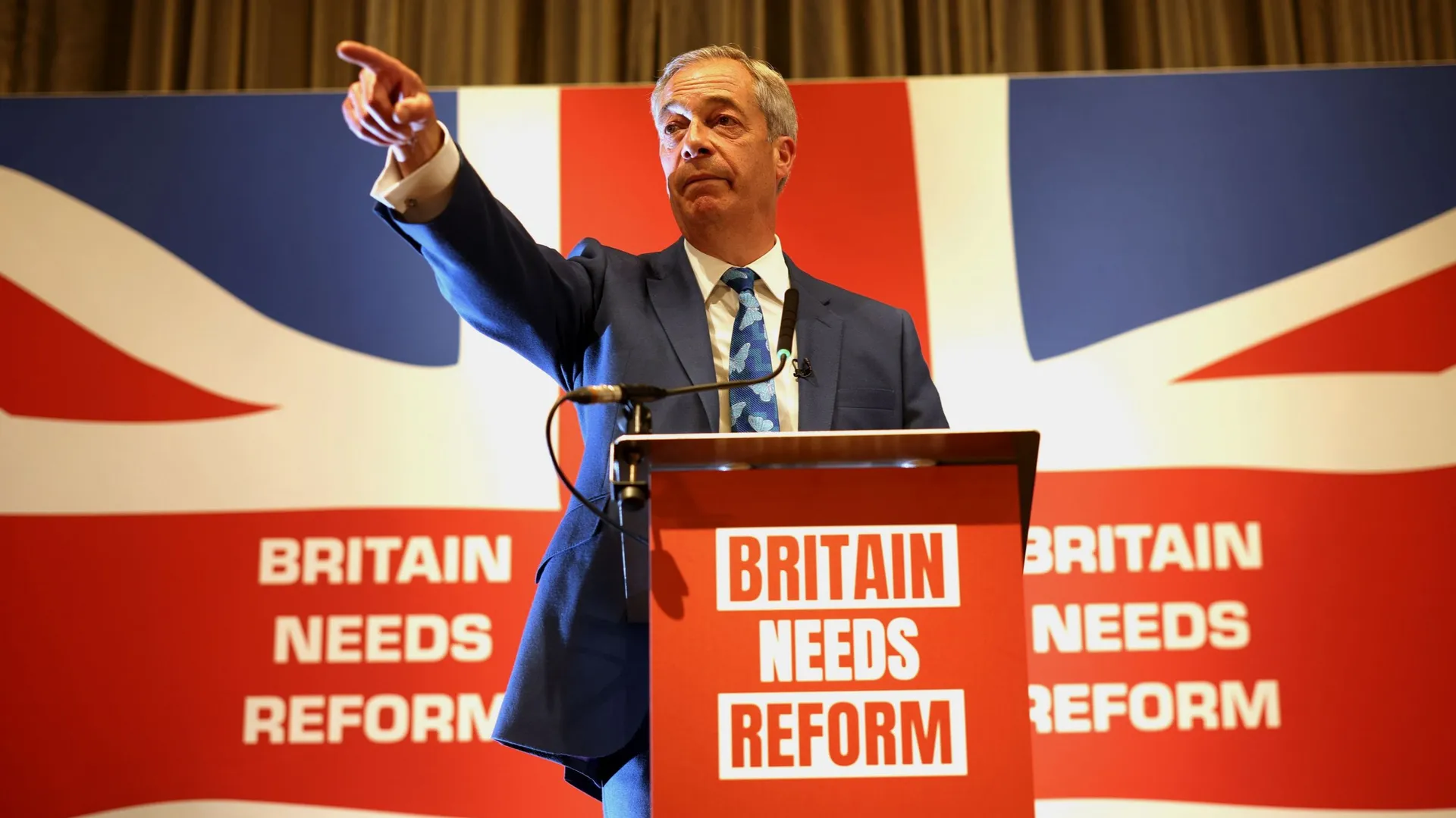 Nigel Farage lance son parti anti-immigration Reform UK à la conquête ...