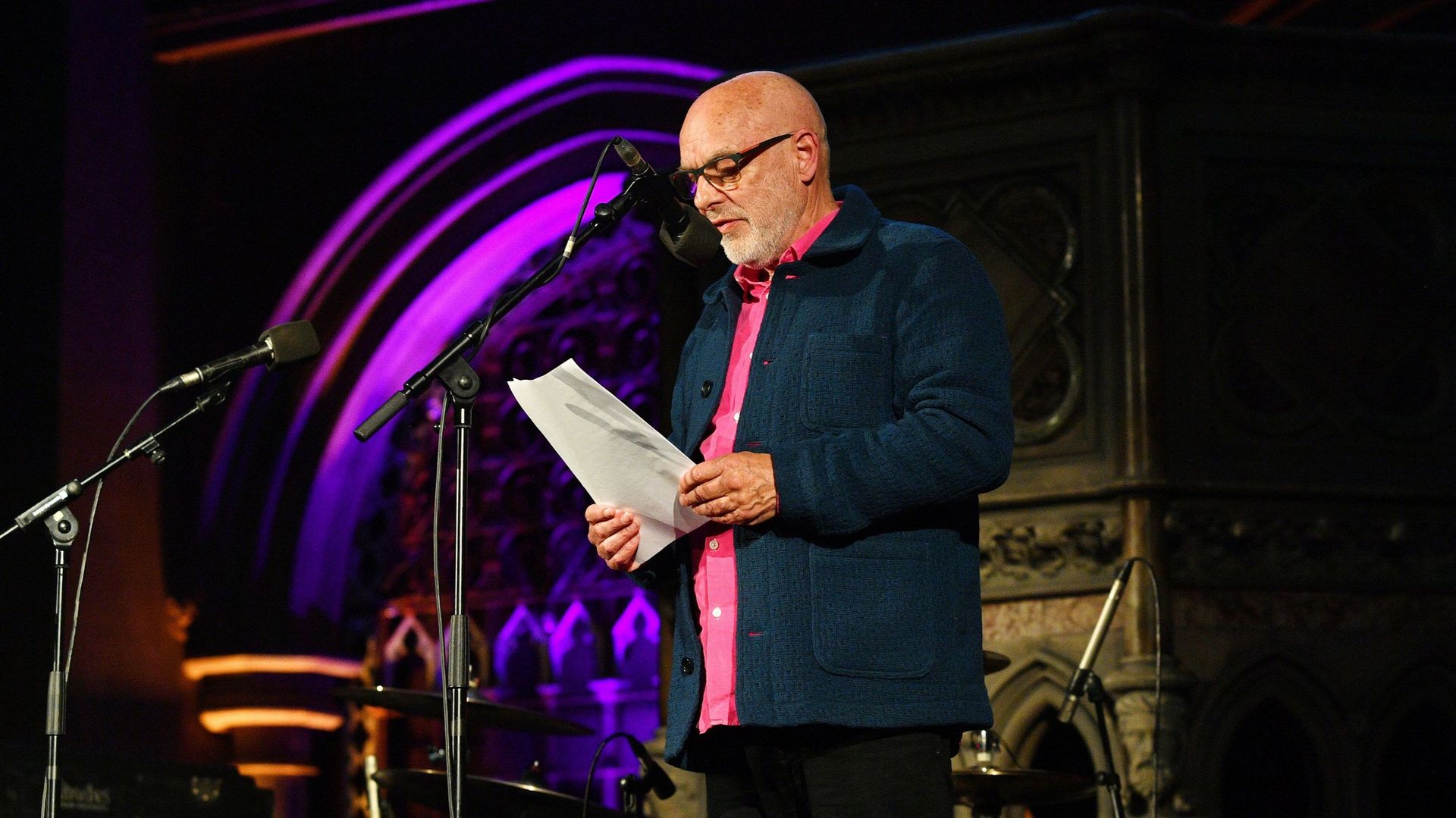 Brian Eno dénonce Microsoft et reverse ses droits d’auteur liés au son