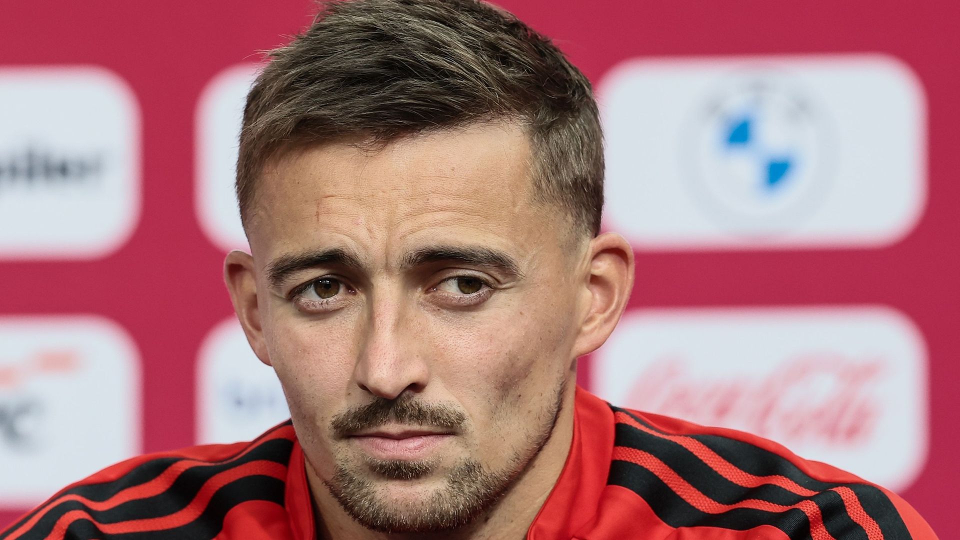 Garcia a osé sortir De Bruyne et Doku : "Qui que tu sois, tu peux sortir ou entrer au jeu", résume Castagne