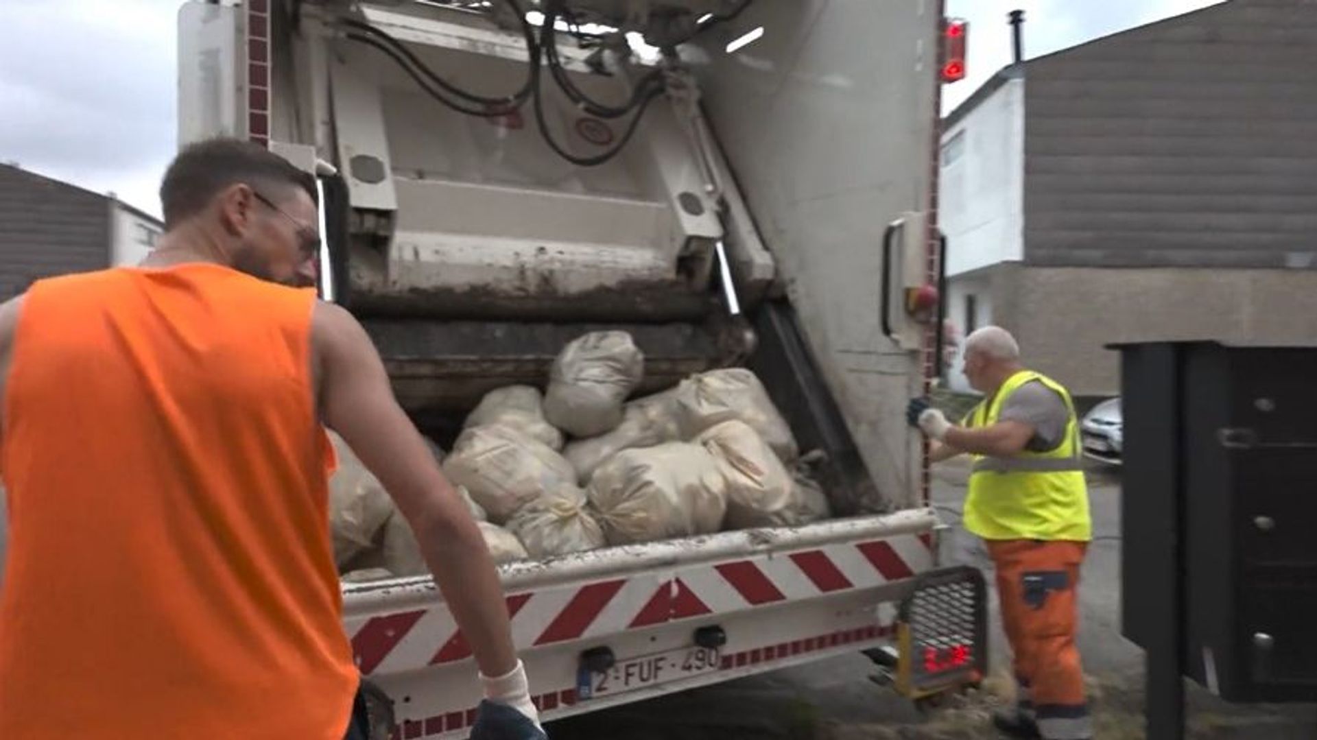 La Louvière : la collecte bimensuelle de poubelles par les fortes chaleurs incommode les habitants