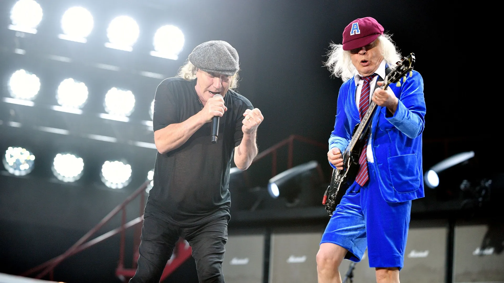 AC/DC partage la première photo de son nouveau line up - RTBF Actus