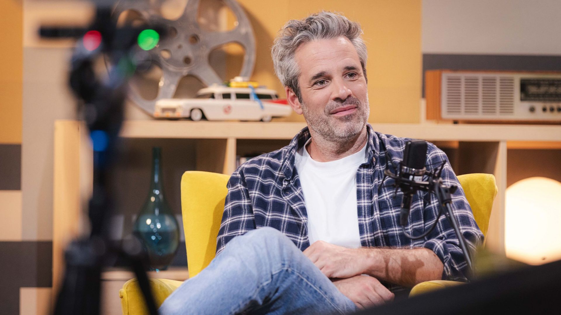 Nous parents : une série de vidéocasts et de podcasts sur la parentalité présentée par Adrien Devyver