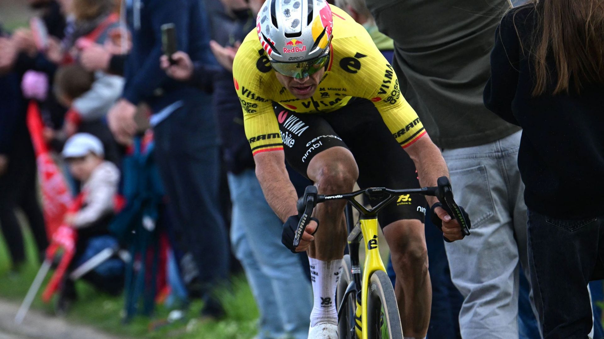 Retour gagnant pour Wout van Aert : lauréat sur le gravel de Marly après un joli numéro