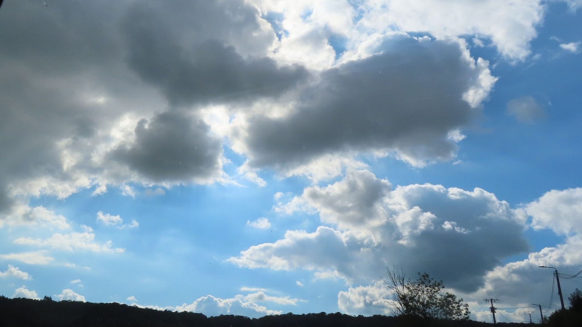 Météo en Belgique : ce mardi, sec le matin puis retour des averses l'après-midi