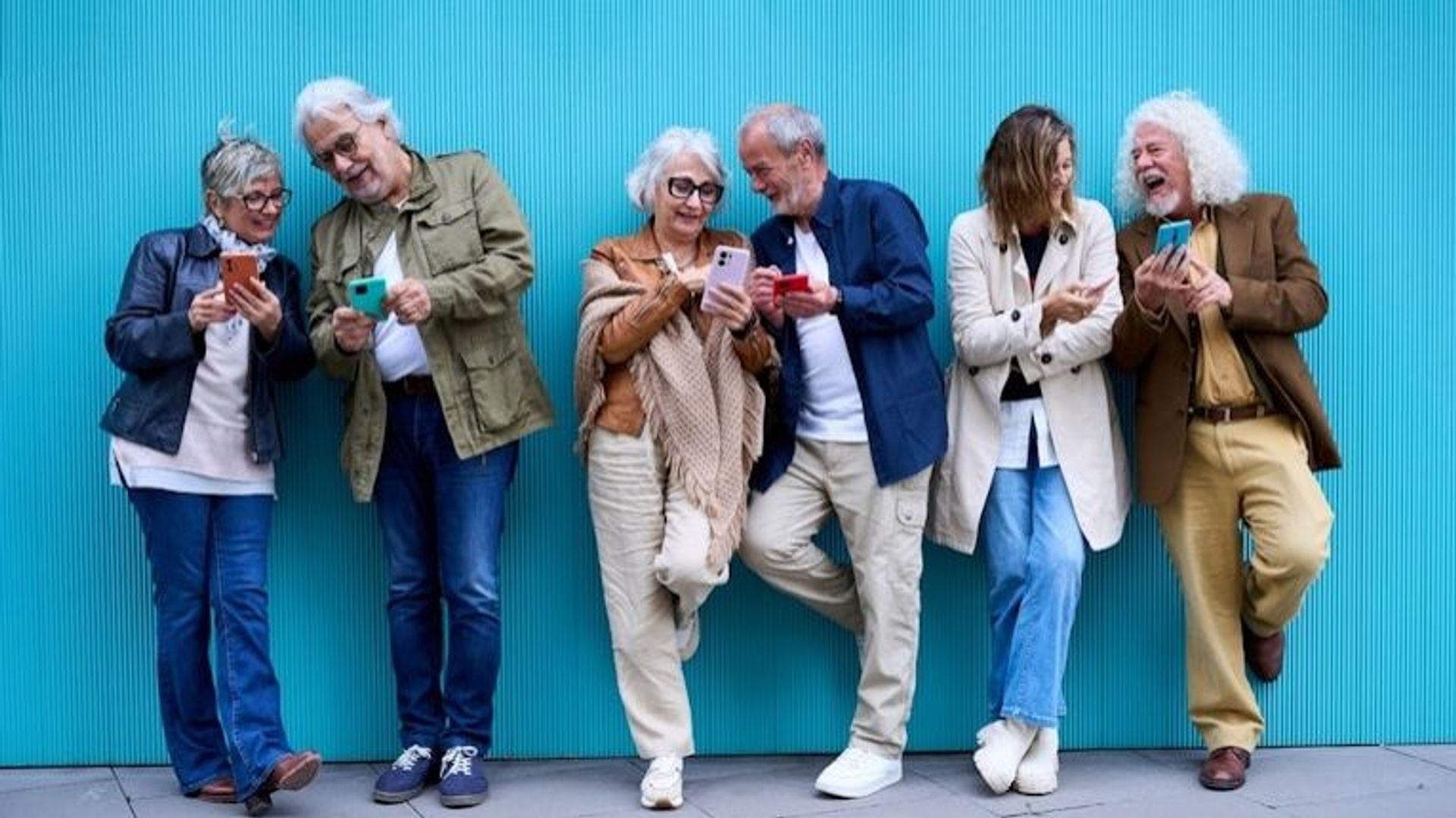 Vieillir sans s’excuser : comment les seniors retournent les clichés à leur avantage