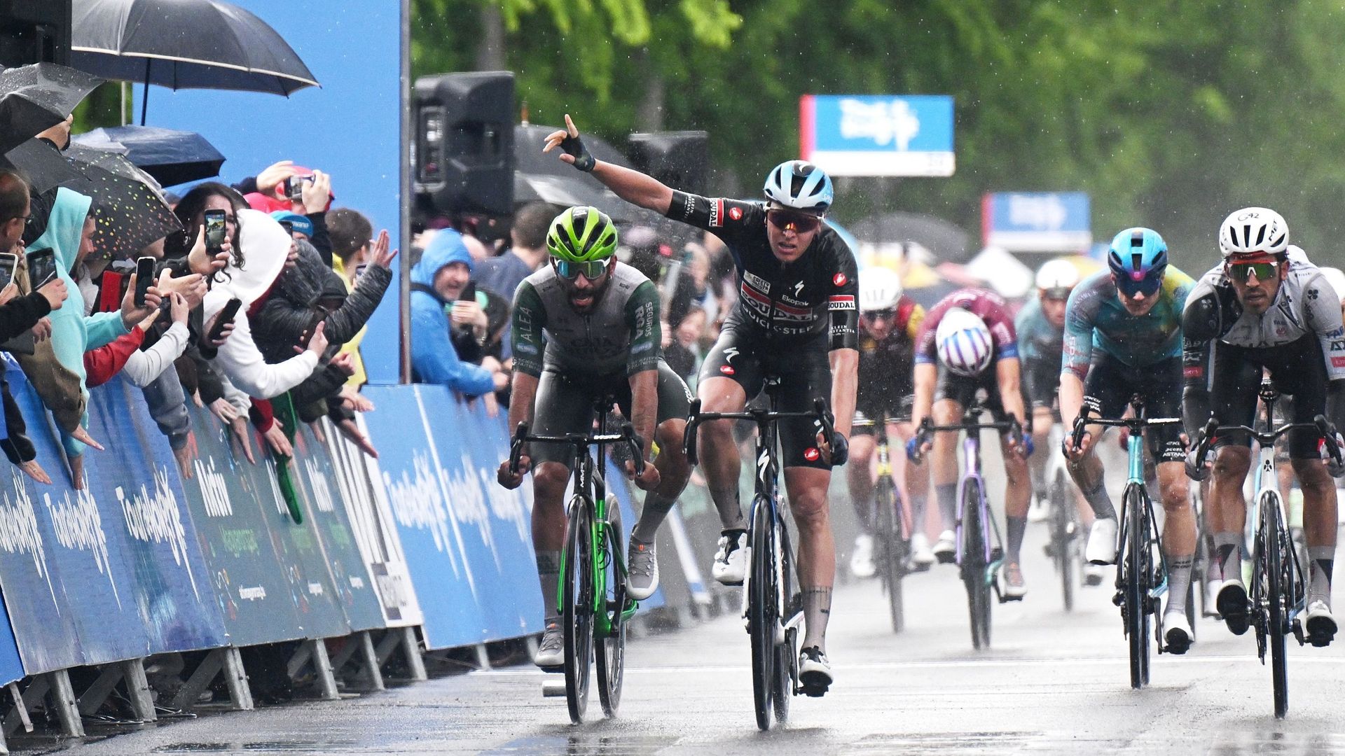 L’irrésistible Tim Merlier s’offre la 3e étape du Tour de Hongrie, sa 70e victoire en carrière