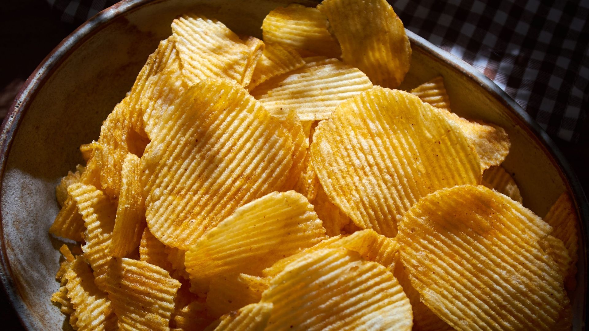 Chips premium : pourquoi ces paquets deux fois plus chers séduisent de plus en plus les Belges