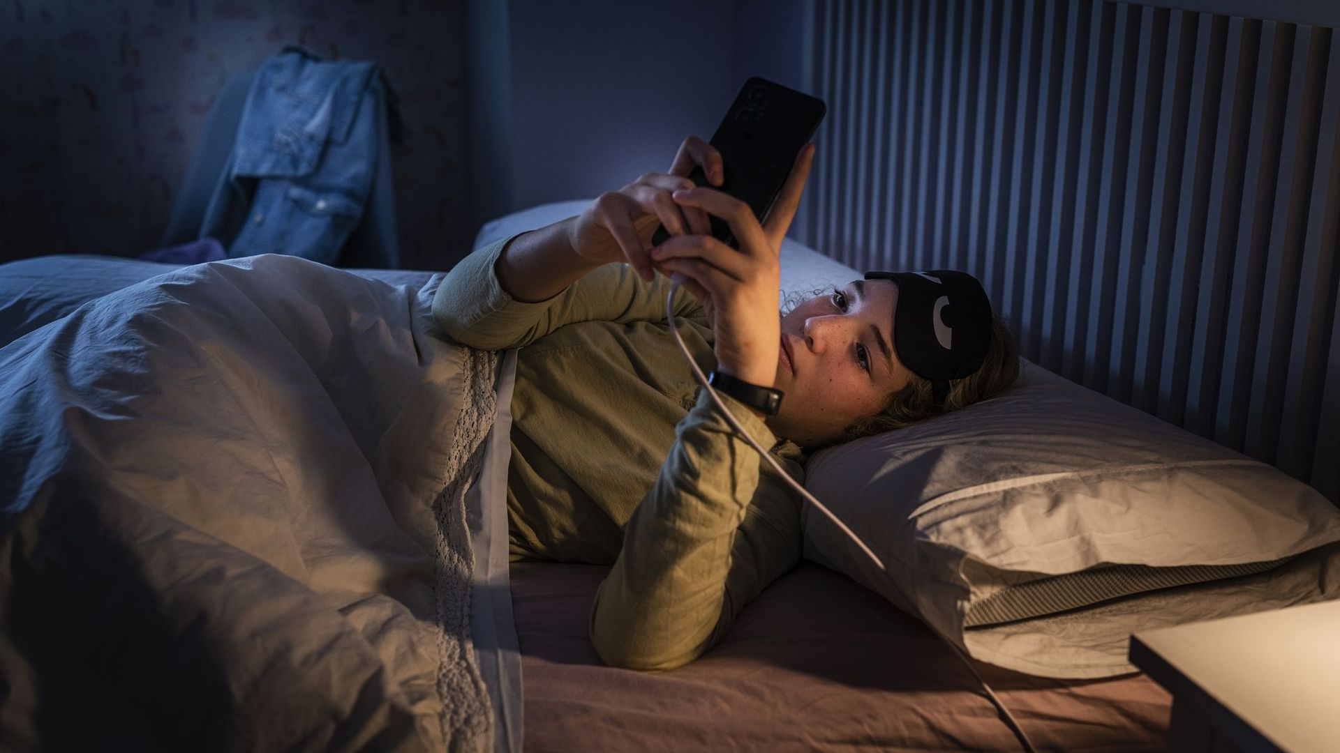 Un couvre-feu numérique pour les 16-17 ans, de nouvelles restrictions sur les réseaux sociaux au Royaume-Uni