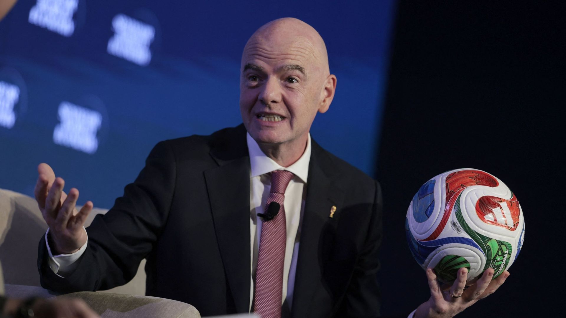 L'Afrique et l'Asie soutiennent aussi la réélection d'Infantino à la tête de la Fifa