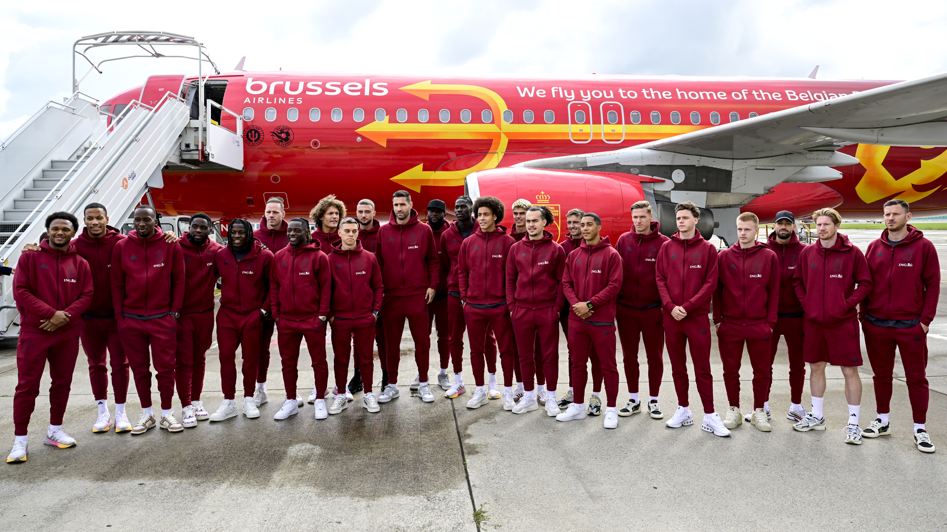 Avion Des Diables Rouges Les Diables Rouges rejoignent Stuttgart en avion : se déplacer en train ...
