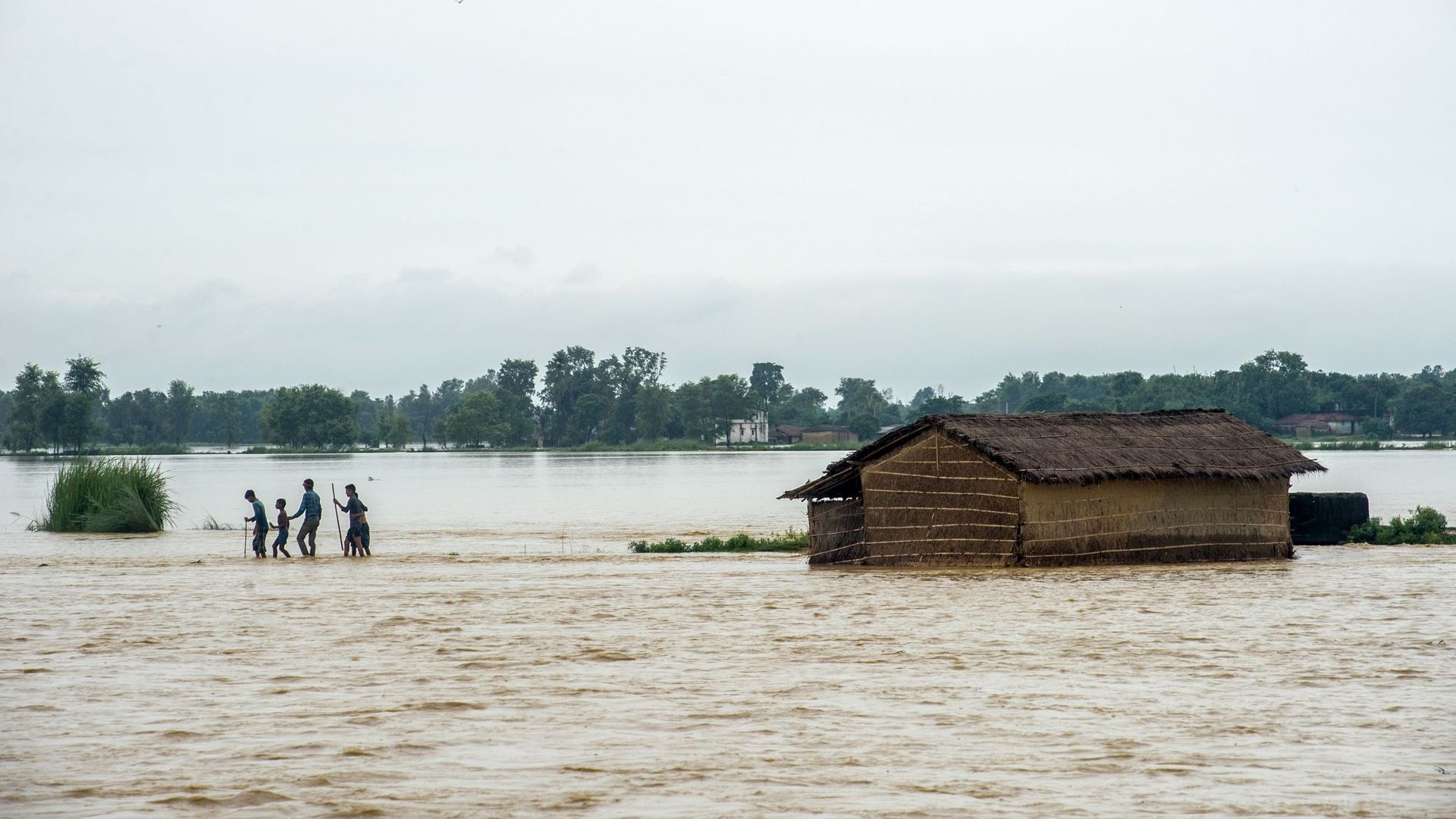 Inde et Népal: les inondations font au moins 165 morts et des milliers ...