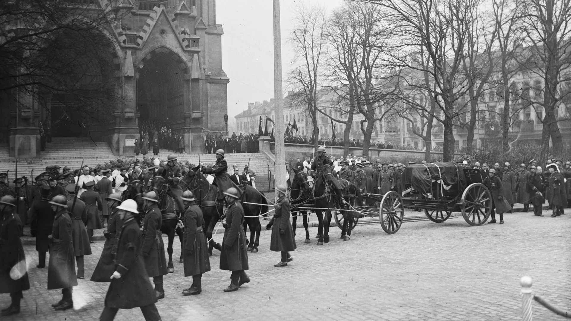 Albert Ier : le roi chevalier, un héros devenu mythe - RTBF Actus