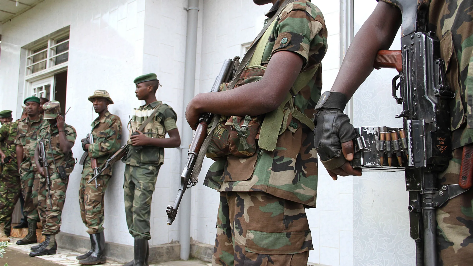 RDC: nouveaux combats, des milliers de personnes fuient en Ouganda ...