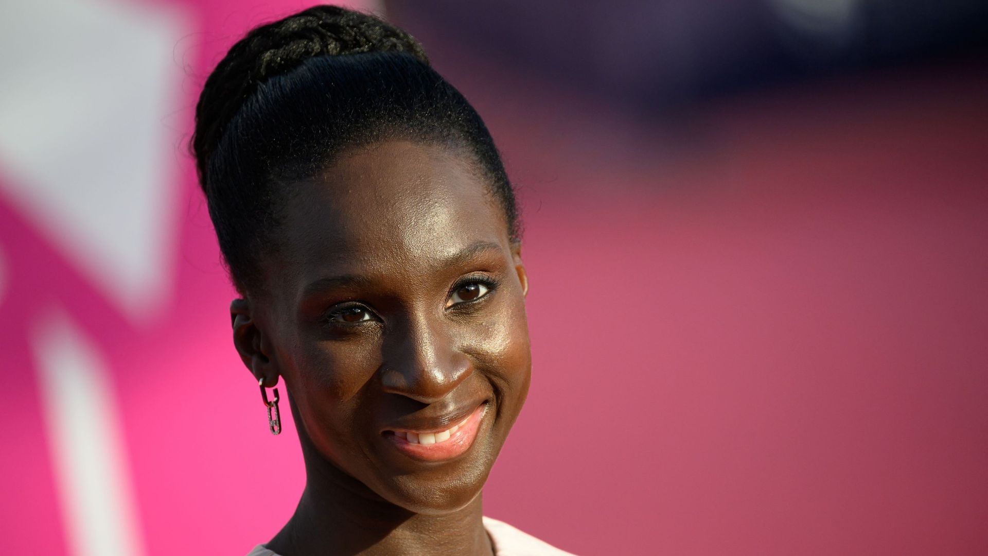 Eye Haïdara, maîtresse de cérémonie du Festival de Cannes annonce la couleur : "On n’est pas sur un spectacle de stand-up"