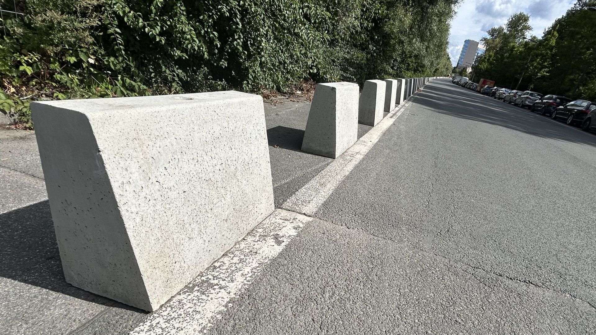 Bruxelles : une centaine de blocs de béton font leur apparition à la frontière avec la Flandre