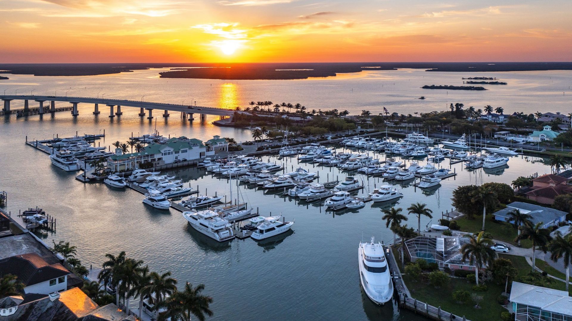 La minute insolite : un naufragé pousse son sauveur par-dessus bord et s’enfuit avec le bateau
