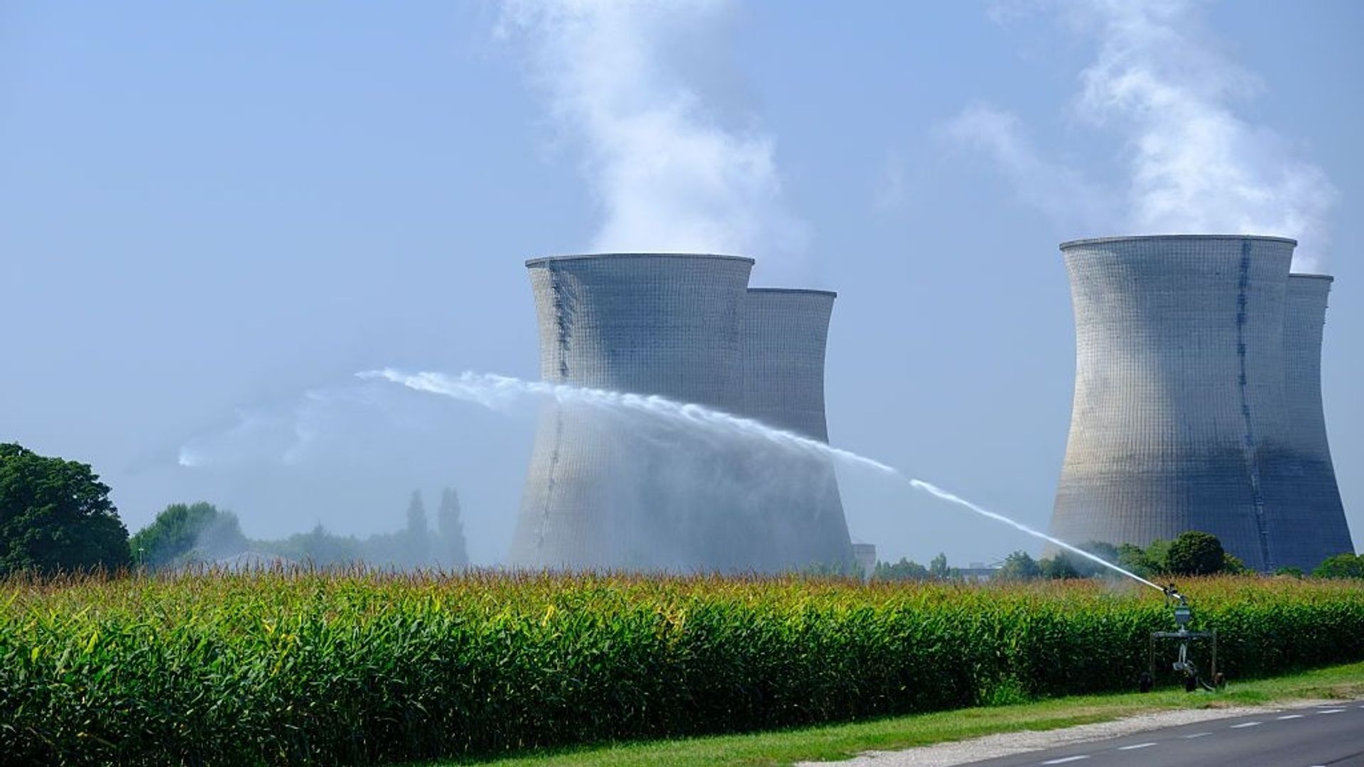 Fortes chaleurs : EDF stoppe trois réacteurs nucléaires pour protéger les cours d’eau