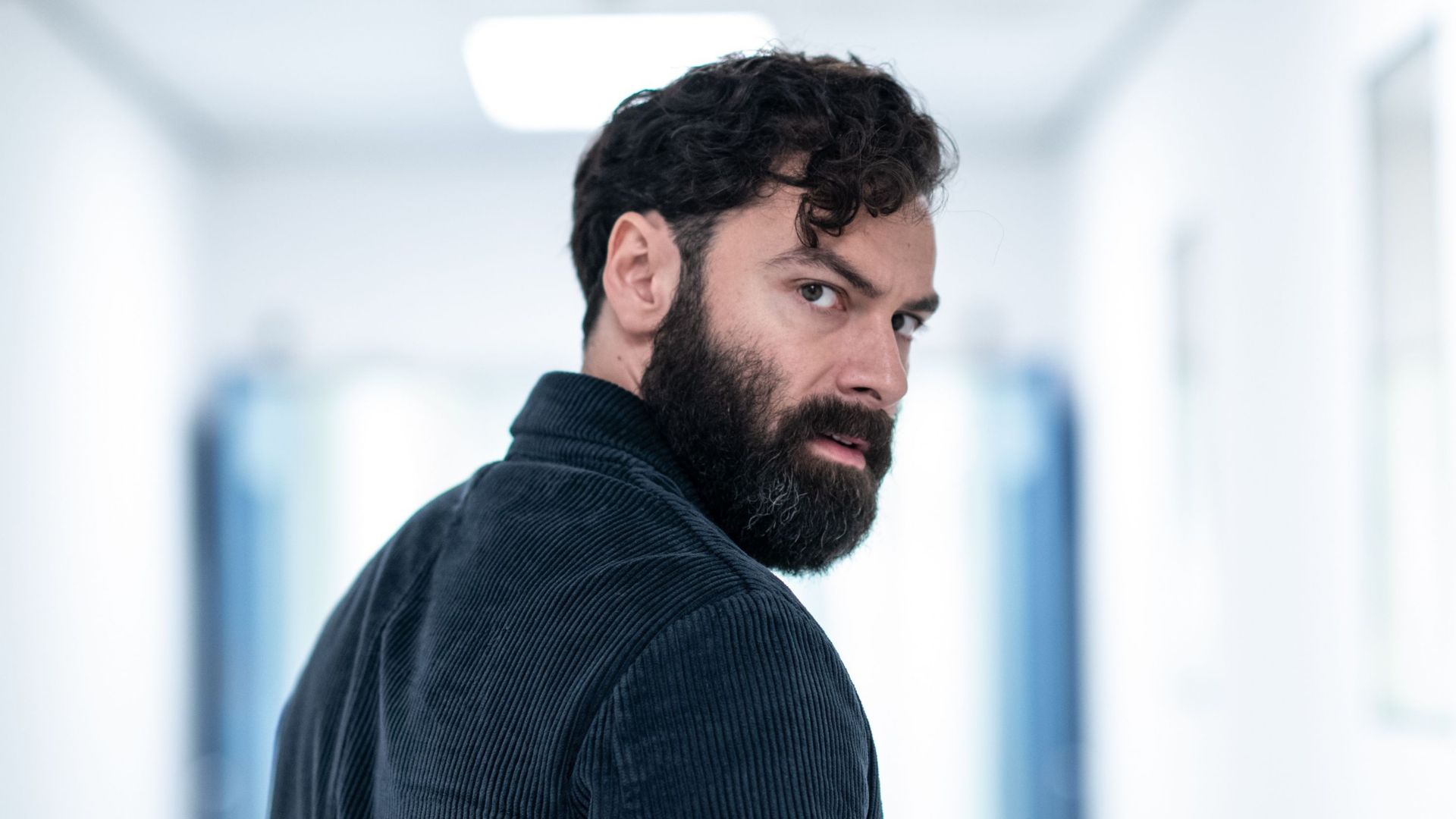 "The Suspect" : Aidan Turner est le suspect idéal dans ce thriller psychologique britannique