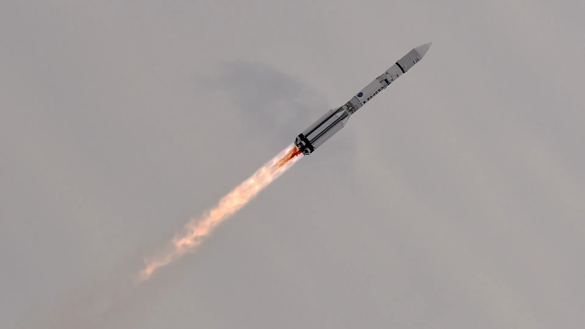 La mission ExoMars 2016 a quitté l'orbite de la Terre - RTBF Actus