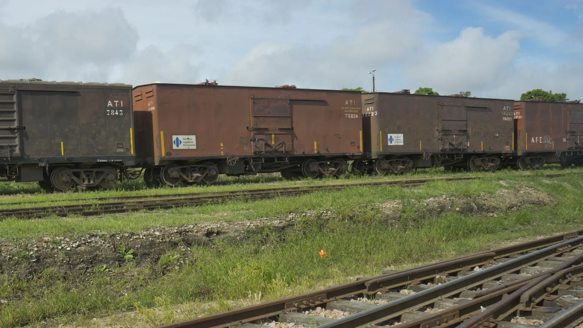 568939_9 568939_9