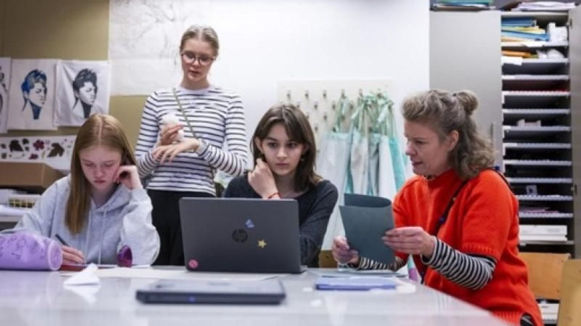 Les compétences numériques des jeunes femmes dépassent celles des jeunes hommes