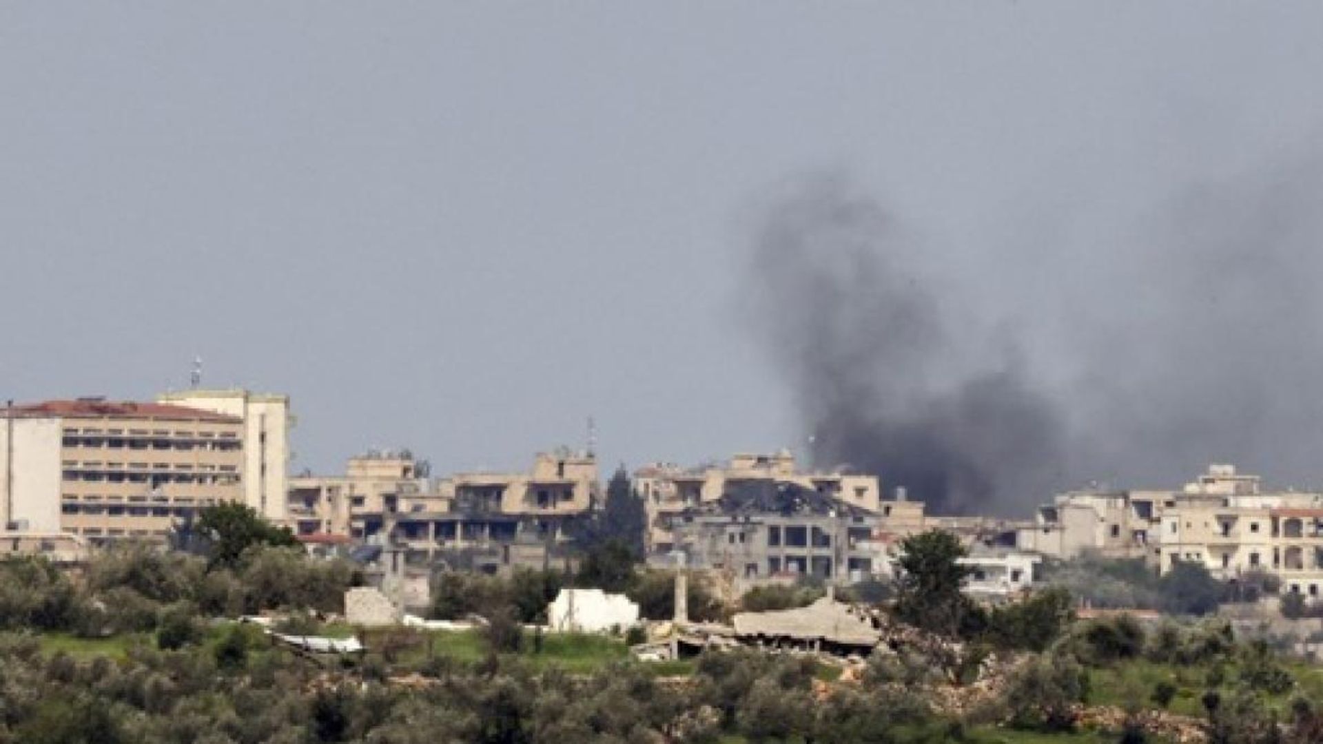 Guerre au Proche-Orient : Israël démolit des bâtiments à Bint Jbeil, dans le sud du Liban