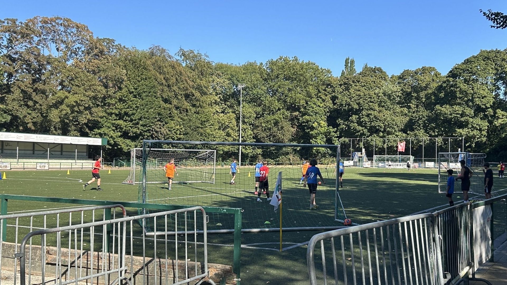 Le foot deviendrait-il un loisir hors de prix pour les jeunes bruxellois ?