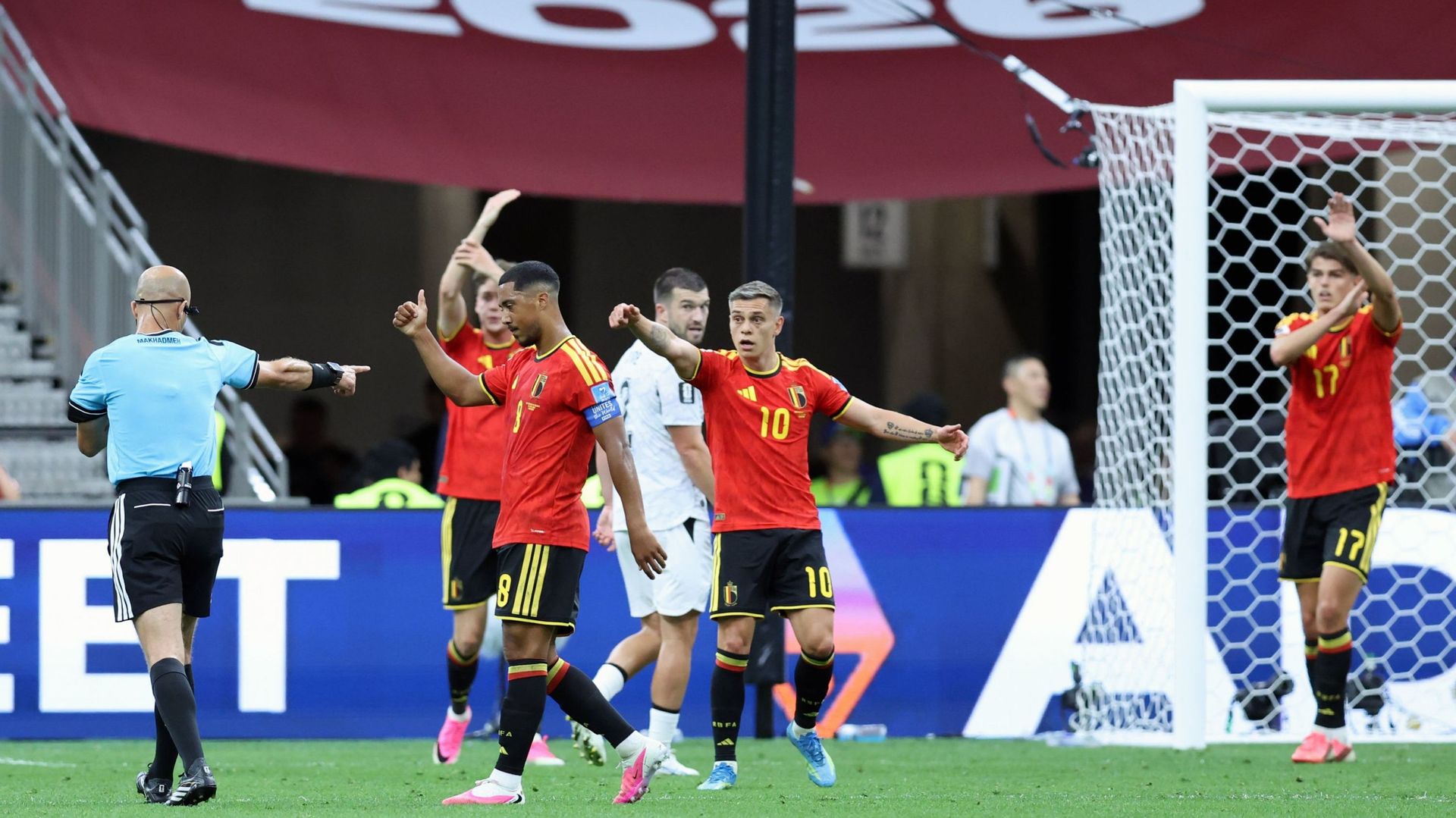 Sauvetage in extremis, et penalty annulé : les Diables Rouges doublement malchanceux contre la Nouvelle-Zélande