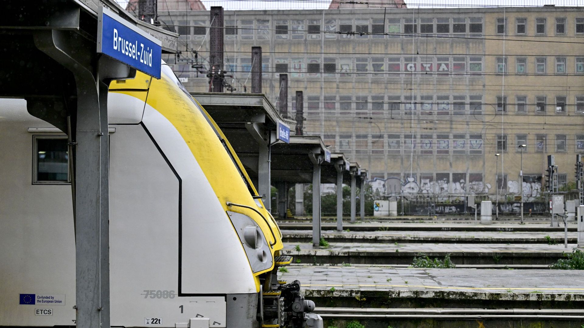 Un feu de friteuse provoque l’évacuation de deux bâtiments à proximité de la Gare du Midi