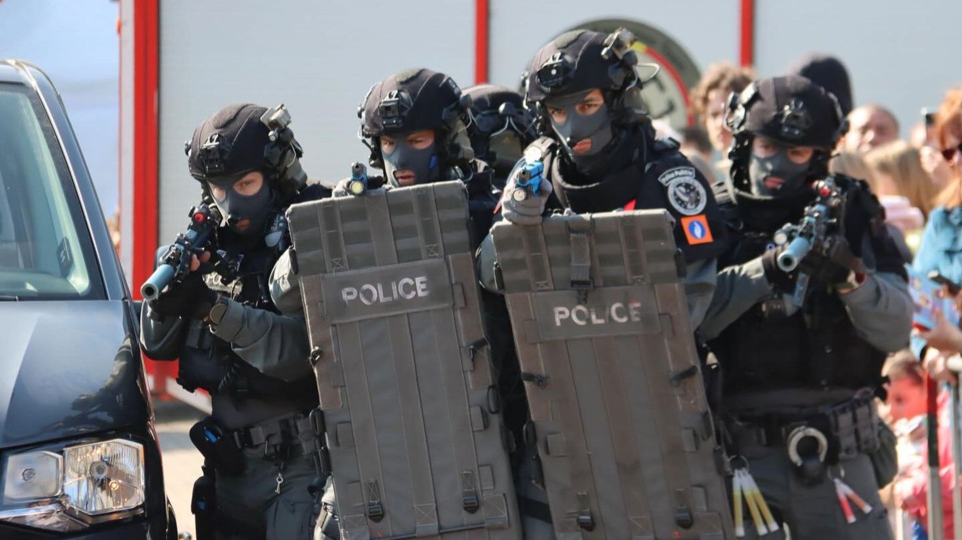 Homme armé et dangereux : la police nous a montré ses techniques d’interpellation