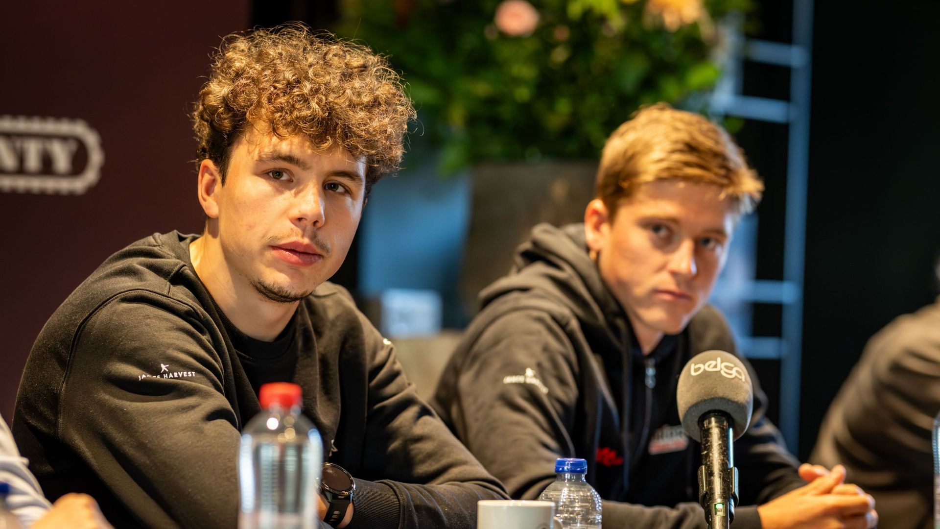 De Lie et la présence de Van der Poel au Nieuwsblad : "Il ne faudra pas avoir peur de lever le cul de la selle plus tôt"