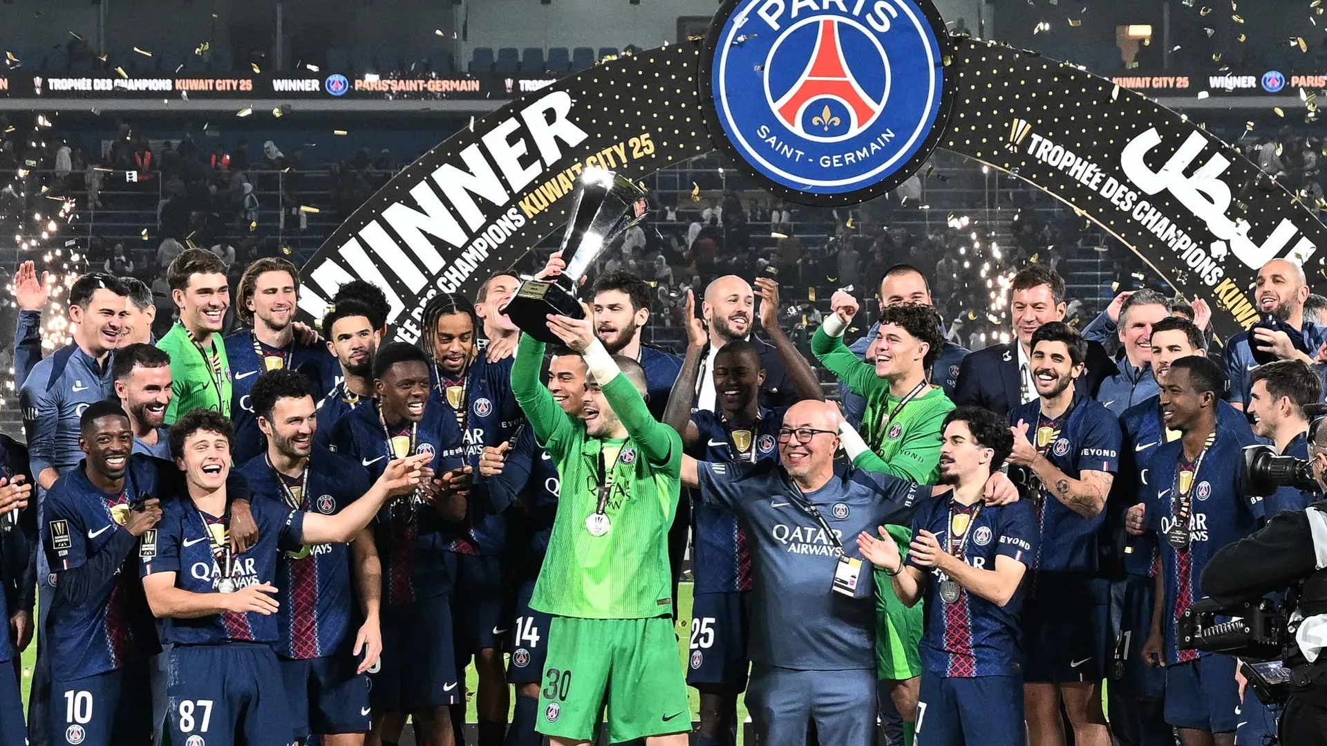 Stunning Le Trophée De Champion De France Au Psg Remis Avant Le Match Contre Le Paris Fc ? View in HD Stunning Le Trophée De Champion De France Au Psg Remis Avant Le Match Contre Le Paris Fc ? View in HD