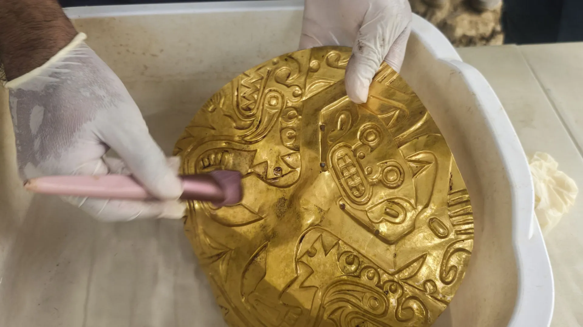 Des archéologues font une 'découverte unique' : un monolithe décoré ...