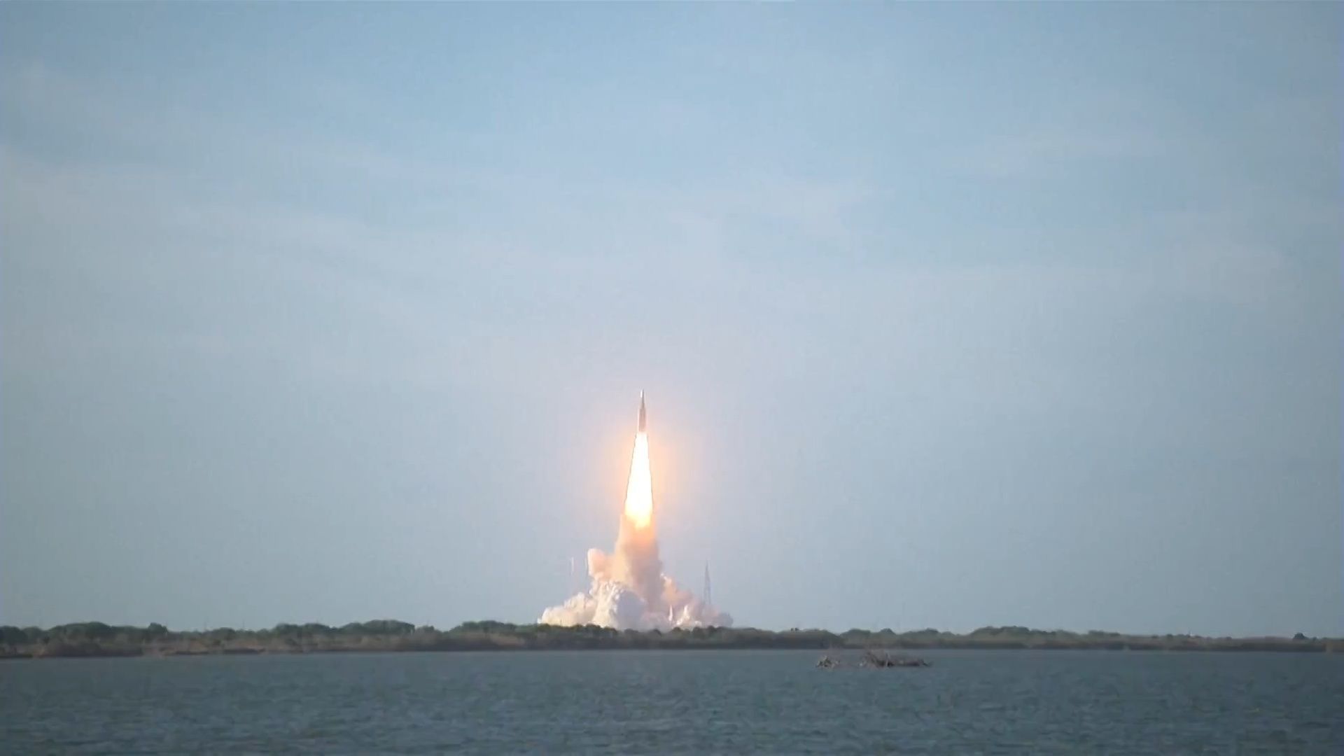 Revivez le décollage d’Artémis 2 : quatre astronautes en route vers la Lune, une première en un demi-siècle - RTBF Actus