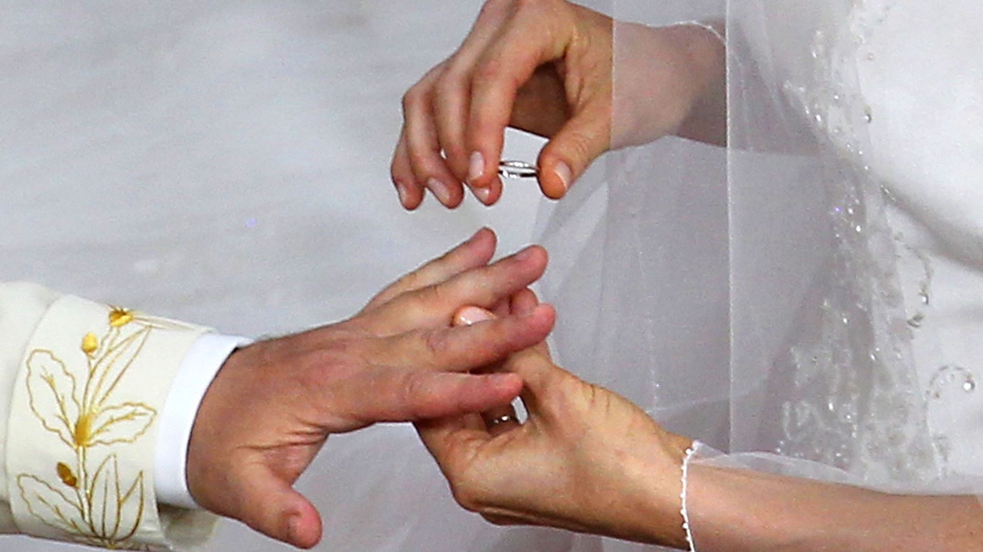 Les Belges toujours plus nombreux à modifier leur contrat de mariage pendant leur union selon les notaires