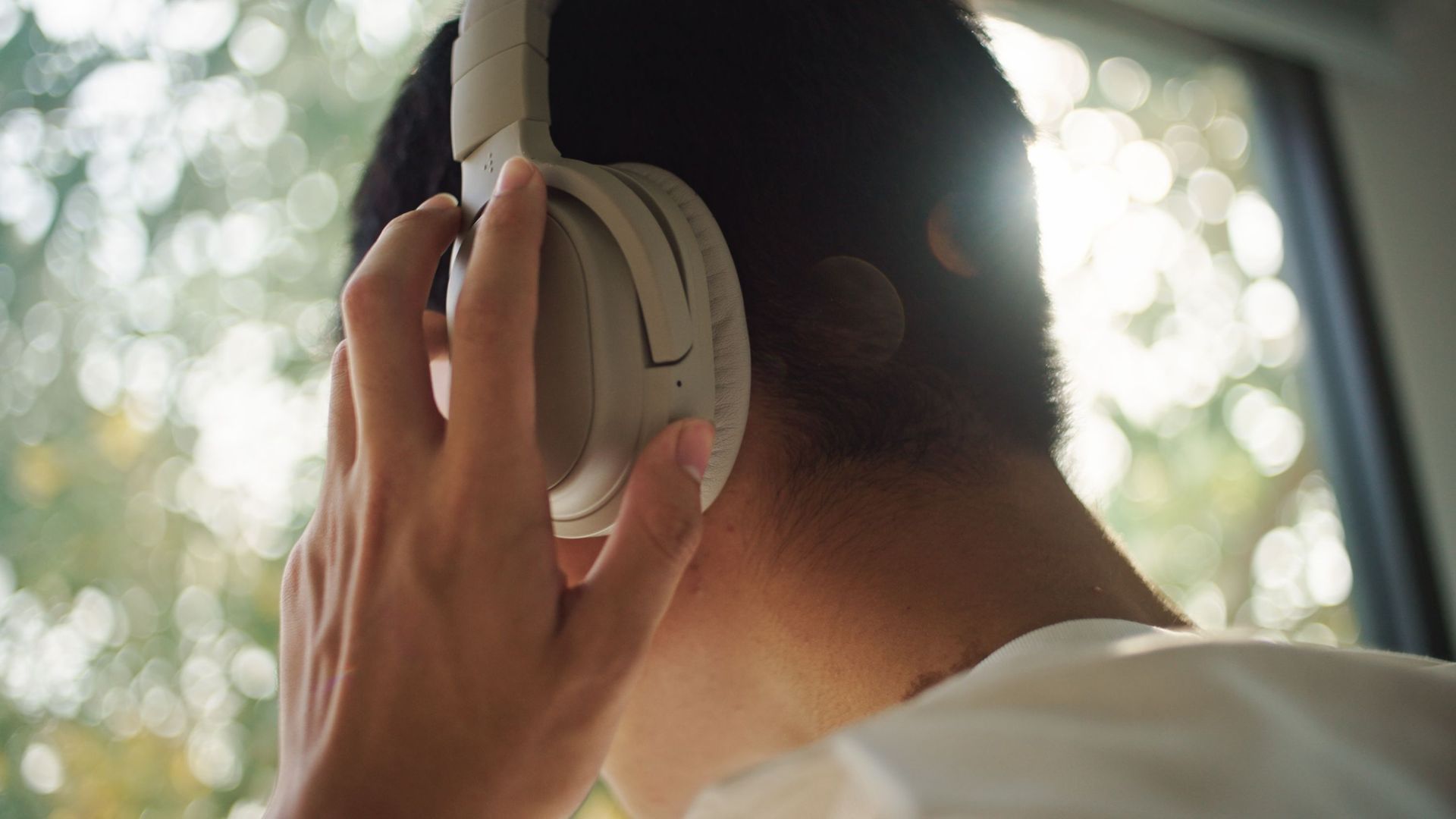 Près de la moitié des titres sur Deezer sont générés par IA : jusqu’où ira-t-on ?