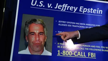 Le dossier Epstein plonge Donald Trump dans la tourmente - RTBF Actus
