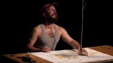 Le D Festival s’ouvre à Bruxelles avec une performance mêlant jonglage et art plastique