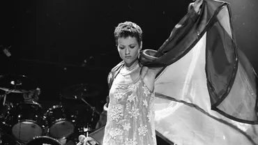 Derrière le succès des Cranberries, les démons et traumatismes de ...