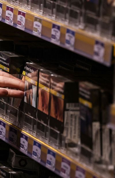 Les supermarchs  nouveau autoriss  vendre cigarettes, cigares, tabac et  autres, ds janvier 2027 - RTBF Actus