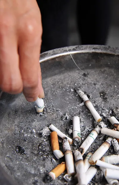 elfbar nachfüll pod läuft aus Le Royaume-Uni a adopté une loi visant à créer une génération sans tabac.  Concrètement, la vente de cigarettes sera progressivement interdite aux  personnes nées après 2008, qui ne pourront jamais main image 1
