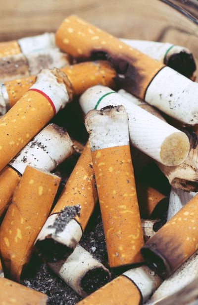 Le 'tabagisme ultra-passif' : respirer l'odeur de tabac froid quivaut   fumer 1  10 cigarettes - RTBF Actus